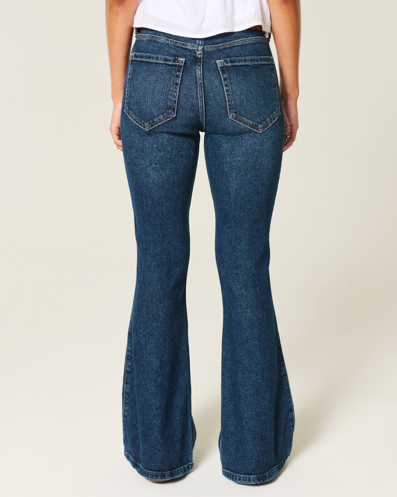 högmidjade tvättade svarta broderade utsvängda jeans