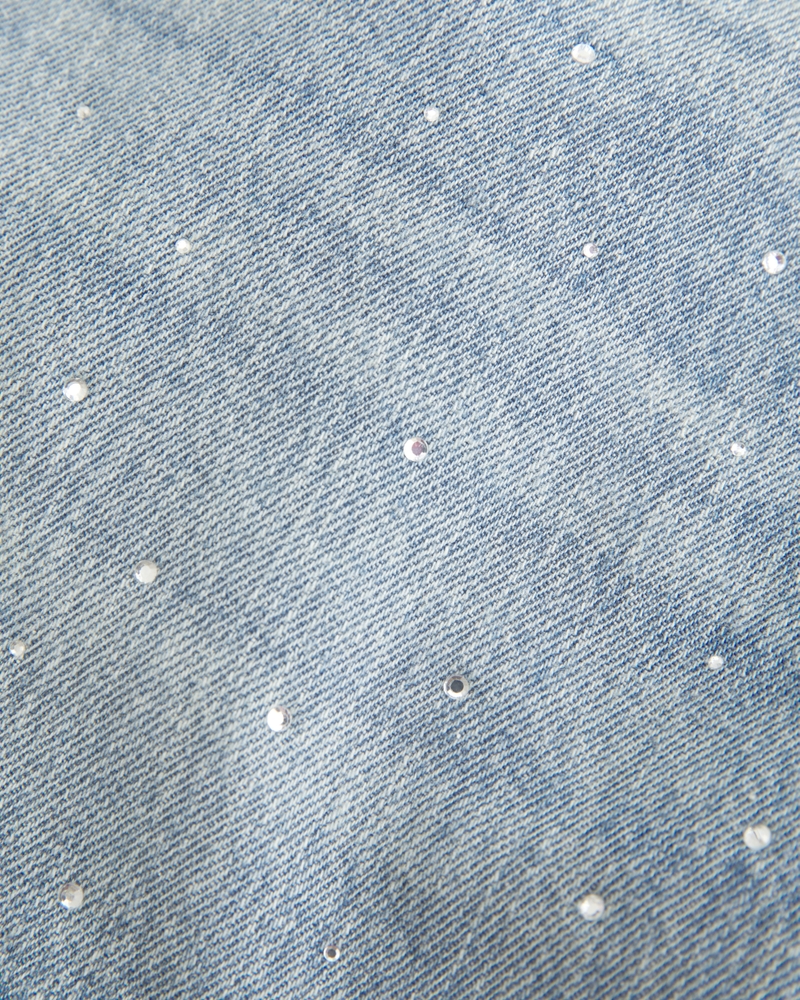 låg midja med röda sömmar i denim