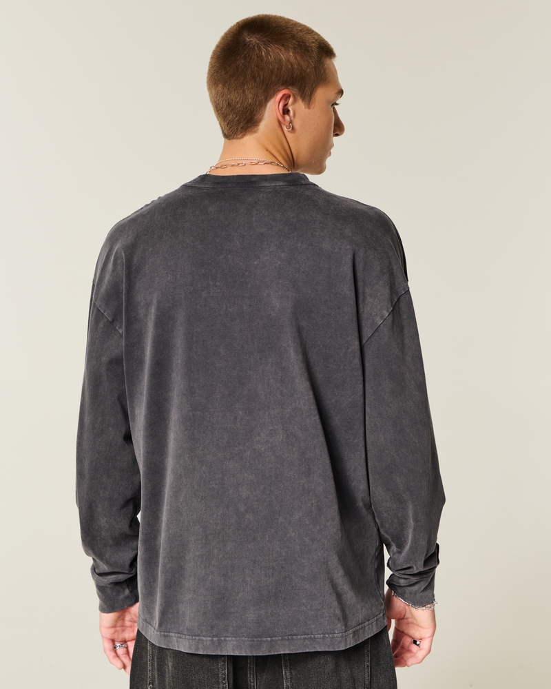 fyrkantig kraftig långärmad t-shirt med grafik storlek 22.