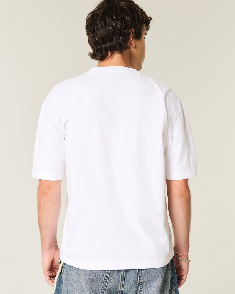 fyrkantig och tjock kort t-shirt med rund hals och kamouflagemönster
