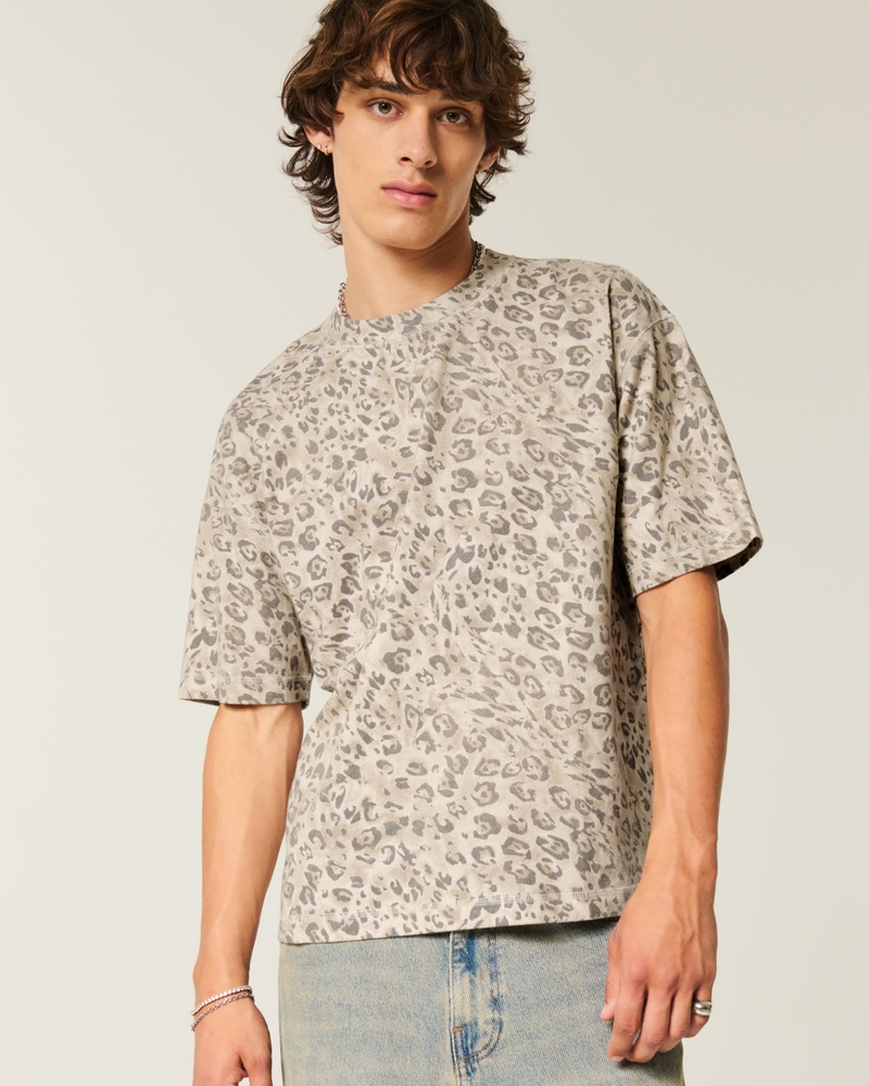 fyrkantig och tjock kort t-shirt med rund hals och kamouflagemönster