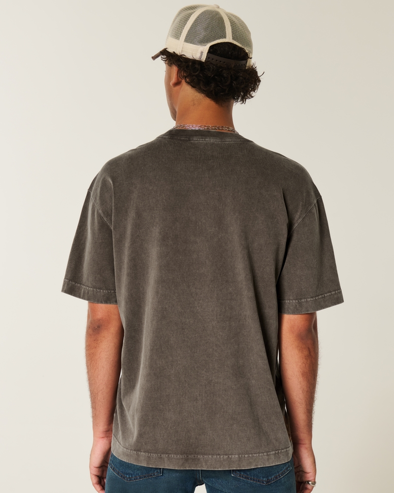 t-shirt med rund halsringning och hög vikt i tvättad bomull med fyrkantig passform