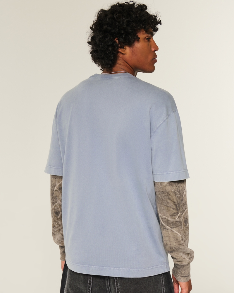 t-shirt med rund halsringning och hög vikt i tvättad bomull med fyrkantig passform