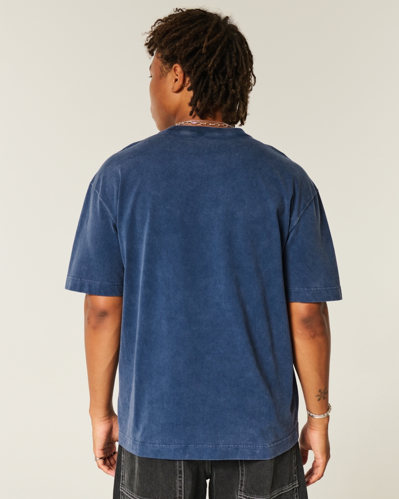löst sittande grov t-shirt med rund halsringning och färgstänkeffekt